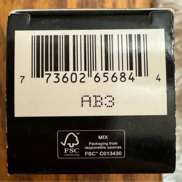 MAC STUDIO RADIANCE SERUM-POWERED™ FOUNDATION 30ml NW13 Brand New in Box - Picture 5 of 5